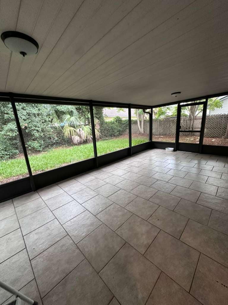 Building Photo - 8439 Everest Dr