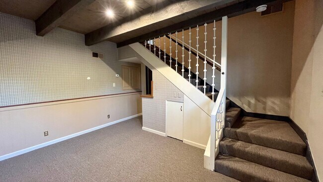 Building Photo - "The Rock" - 6 Bedroom House by Cal Poly