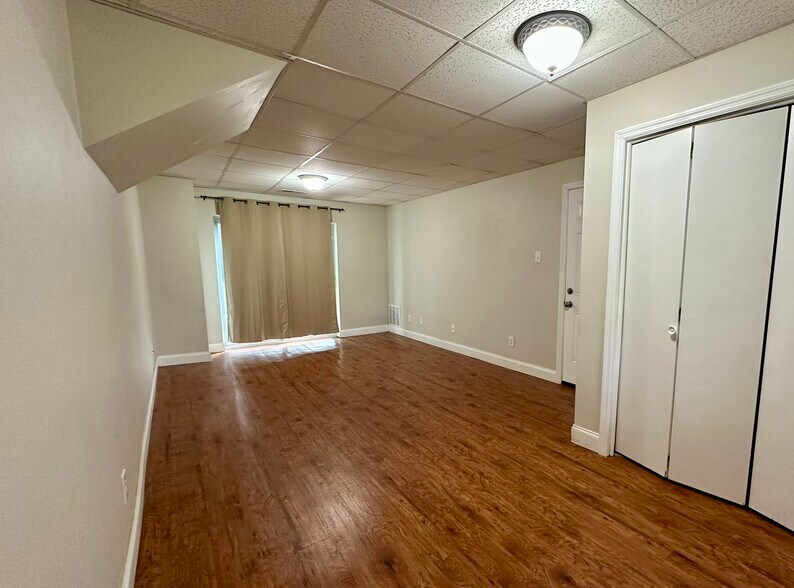 Building Photo - 1812 Sedgewick Dr