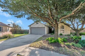 Building Photo - 310 Stewart Dr
