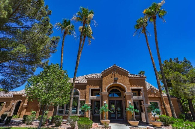 Building Photo - 2 Bed, 2 Bath 1st Floor Condo In West Las ...