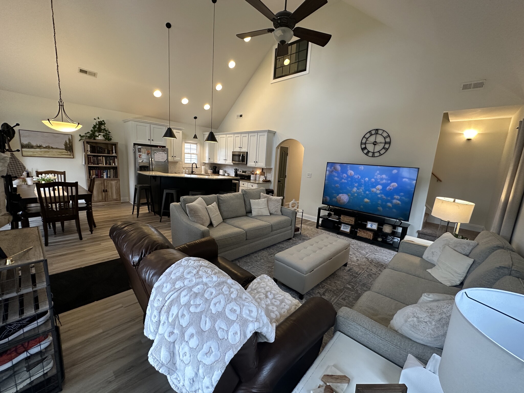 Building Photo - 521 Capstone Dr