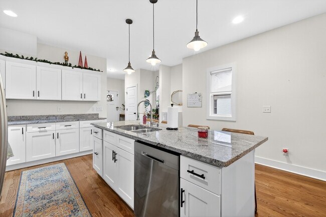 Building Photo - 4103 Main St