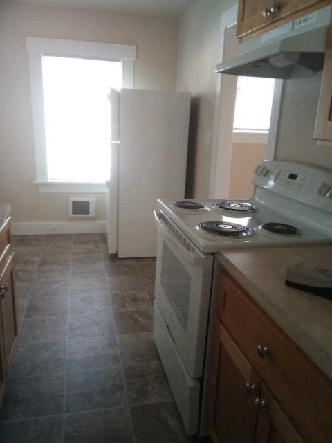 Building Photo - ACT FAST!!! COZY, REMODELED HOUSE!!!
