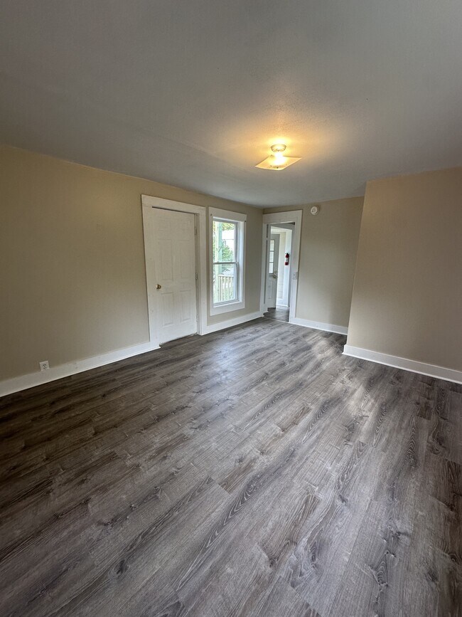 Building Photo - 73 Mt Pleasant Ave