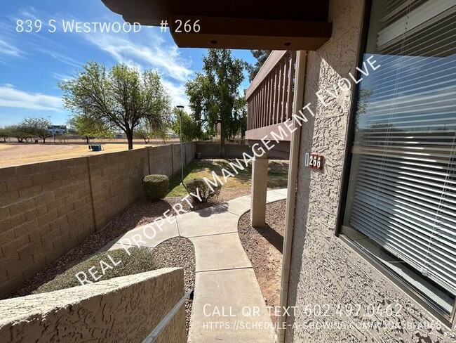 Building Photo - Lovely Mesa Condo