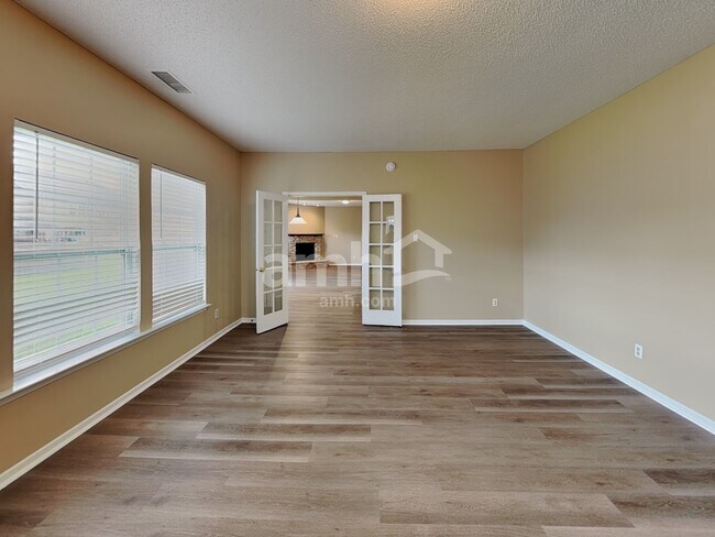 Building Photo - 10709 McClain Dr