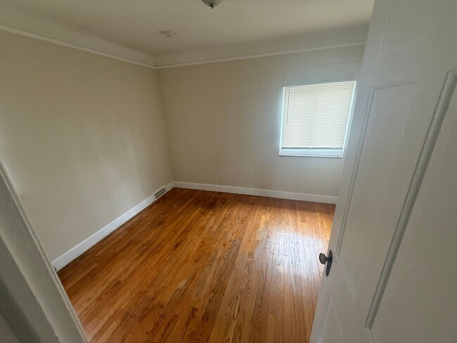 Building Photo - 12847 Maiden St