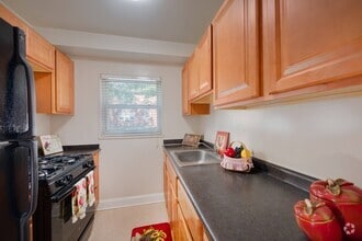 Building Photo - Springfield Gardens