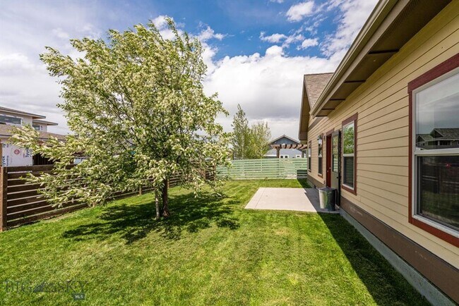 Building Photo - Very Clean Single-Family Home For Rent IN VALLEY WEST BOZEMAN