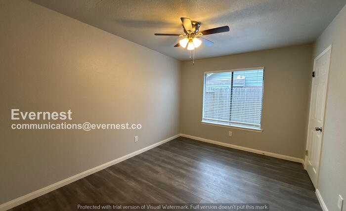 Building Photo - 18611 Headland Dr