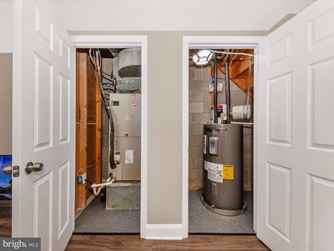 Building Photo - 14004 Daleshire Way