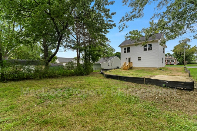 Building Photo - 105 Hillcrest Dr