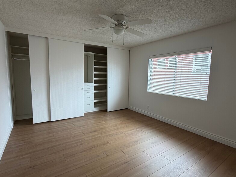 Custom closet - 100 Hermosa Ave