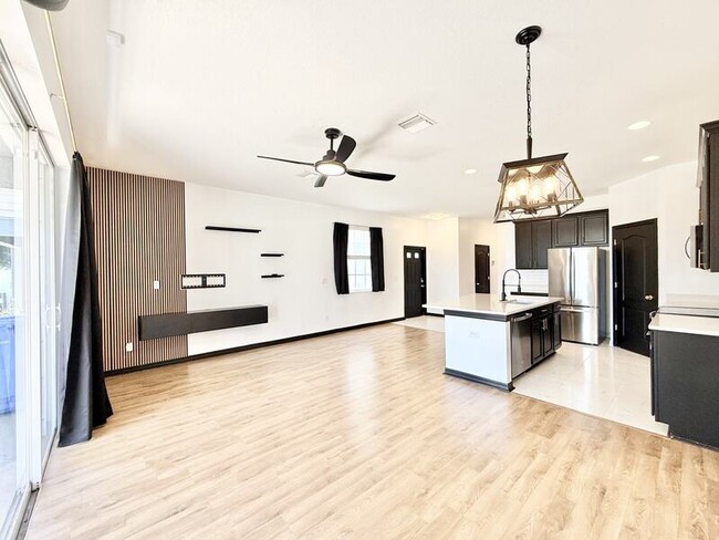 Building Photo - 4978 White Sanderling Ct