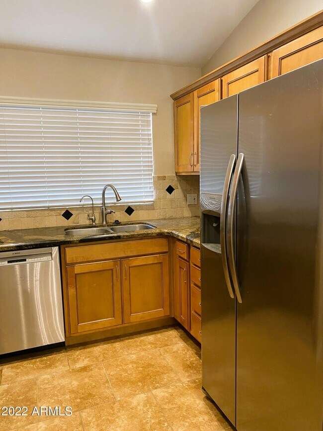 Building Photo - 7823 W Julie Dr