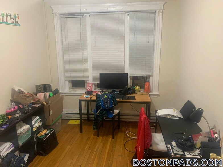 Building Photo - 883 Huntington Ave