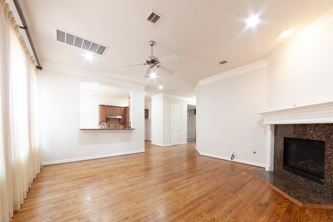 Building Photo - 3206 Holly Thicket Dr