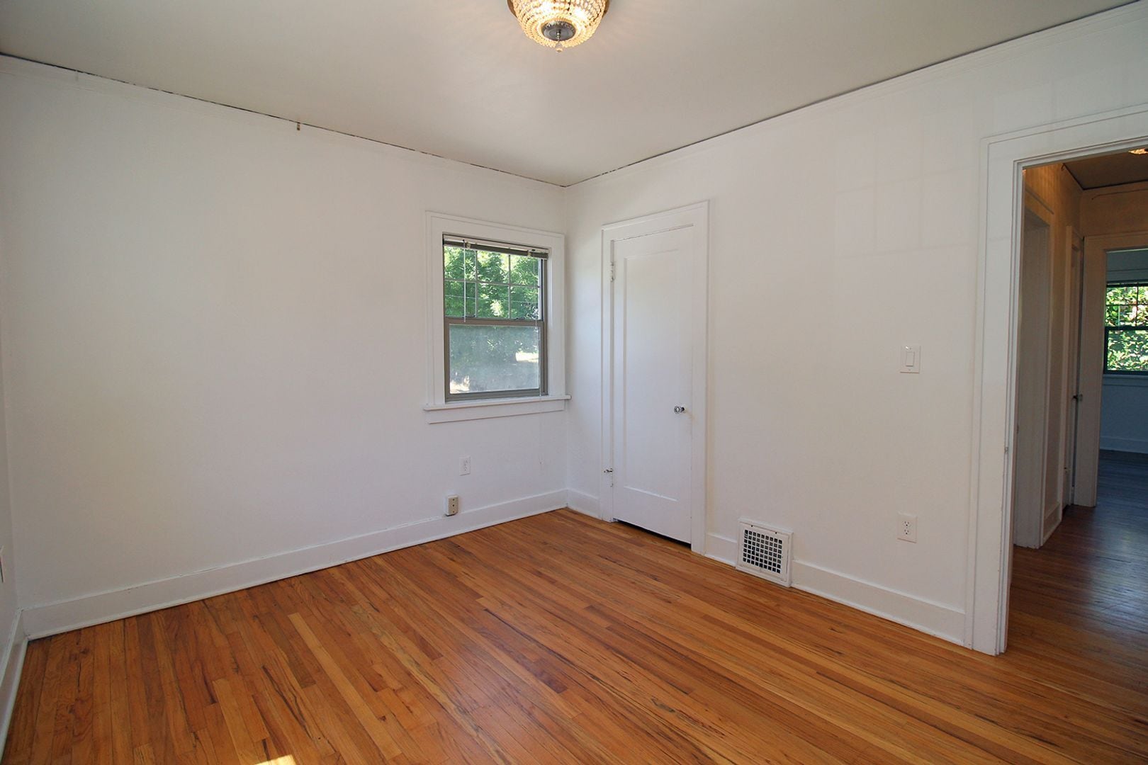 Building Photo - 2905 SE Alder St