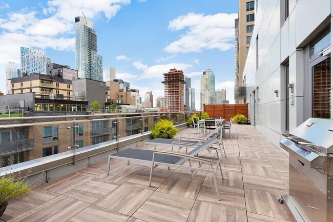 Building Photo - 1 bedroom in Long Island City NY 11101