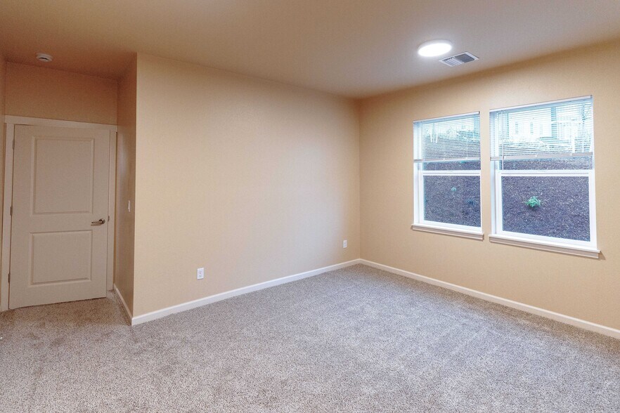 Building Photo - 5803 Joynak St S