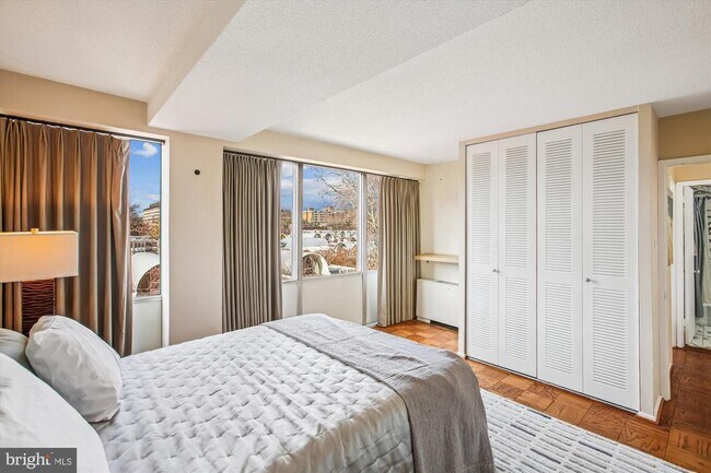 Building Photo - 1311 Delaware Ave SW