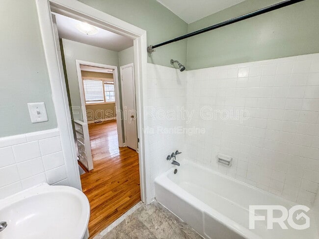 Building Photo - 111 W 15th St