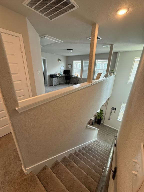 Building Photo - 5621 Hyde Park Dr