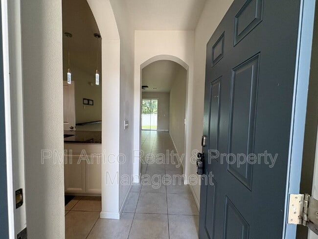 Building Photo - 2144 Laceflower Dr