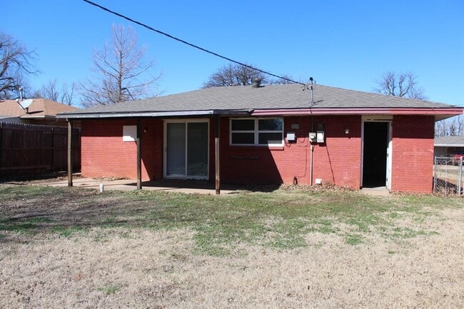 Building Photo - 3036 SE 20th St