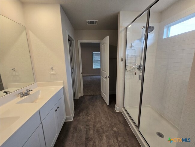 Building Photo - 1420 Parkwood