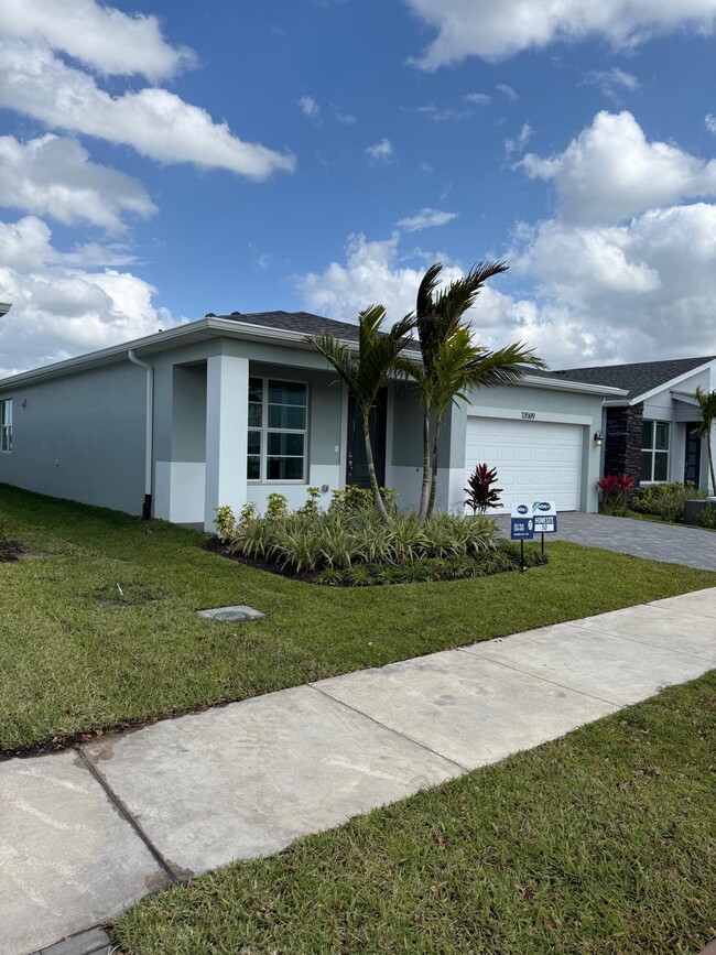 Primary Photo - 13509 SW Bally Dr
