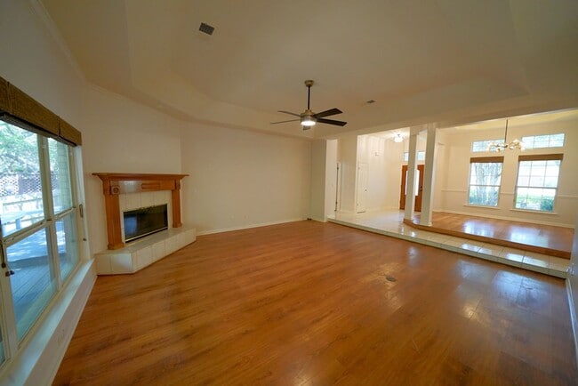 Building Photo - Beautifully Updated Home in Olympia Hills ...