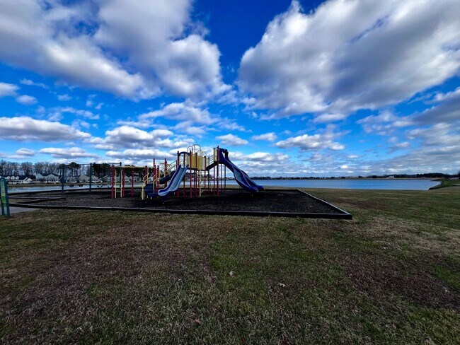 Building Photo - Beautiful Corner Lot, Single Family Home, in Sherwood Lakes.