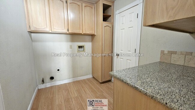 Building Photo - Gated American River Canyon North Home | 4BR / 3BA | 2,455 SF