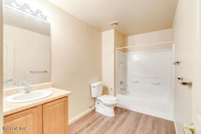 Building Photo - Spacious 4-Bedroom Retreat Near Raytheon & DMAFB