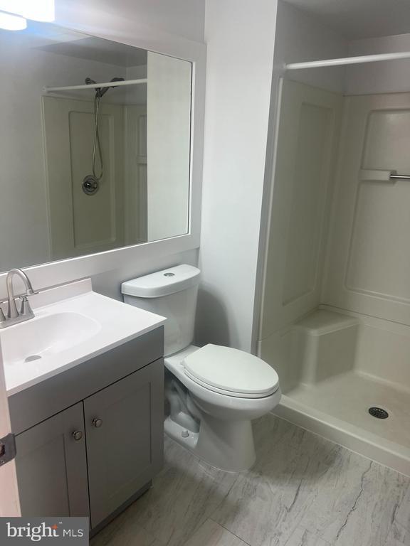 Building Photo - 5700 Shadwell Ct