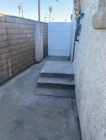 Building Photo - 10900 Lillian Ln