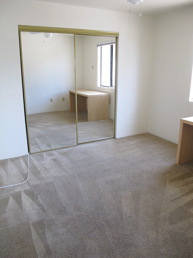 Building Photo - 1620 N Fremont Ave