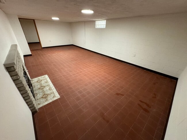Building Photo - 2770 Tremont Rd