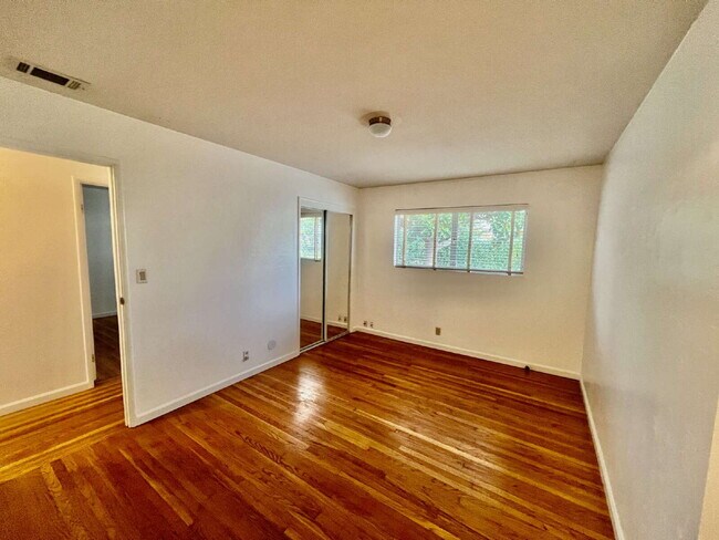 Building Photo - 3/2 In Vacaville!!