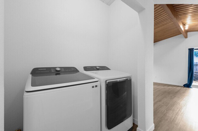 Building Photo - Adorable updated 2bdrm rancher