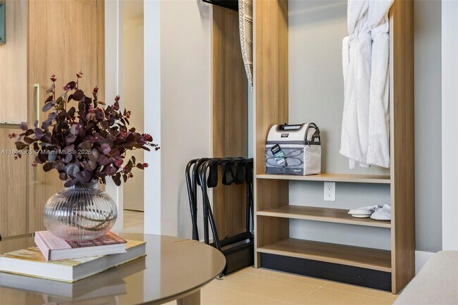 Building Photo - 159 NE 6th St