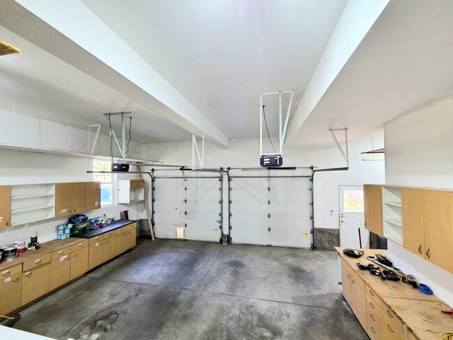 Building Photo - Luxurious Country Living in Desirable Cashmere Location!! 5 Bed + Den, 2.5 Bath!