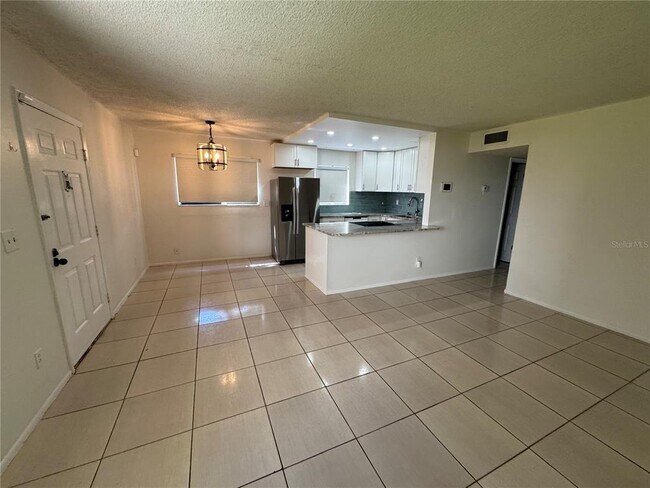 Building Photo - 3300 Fox Chase Cir