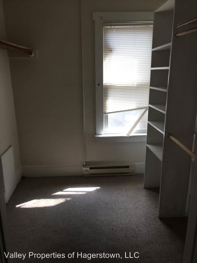 Building Photo - 3 br, 2.5 bath House - 117 N Spring St