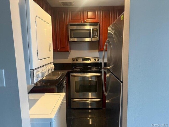 Building Photo - 140 McGlynn Pl