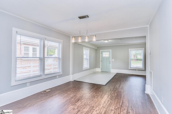 Building Photo - 208 Brookdale Ave