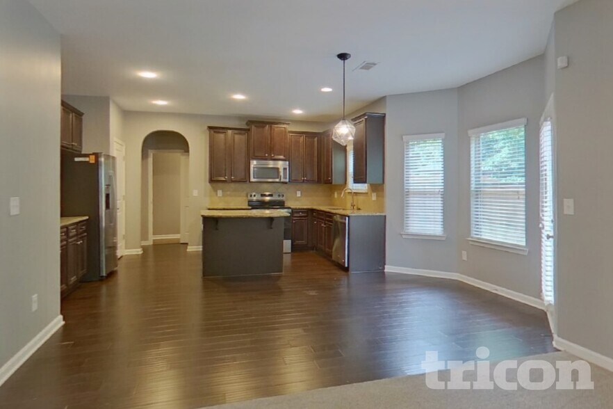 Building Photo - 1562 Pressley Ln