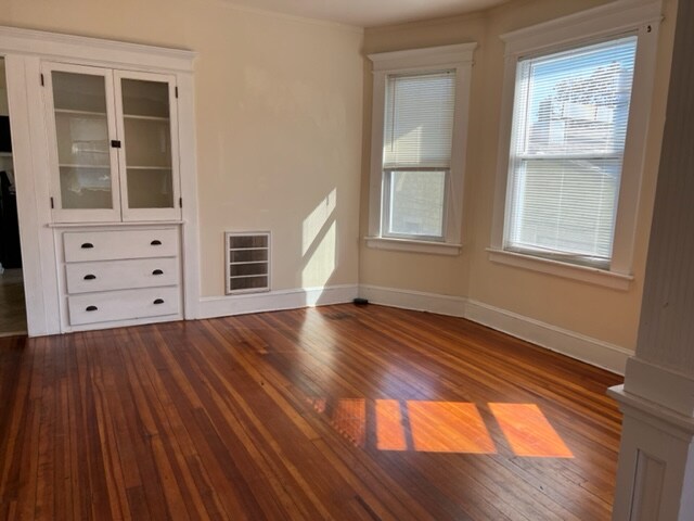 Building Photo - 26-28-28 King St